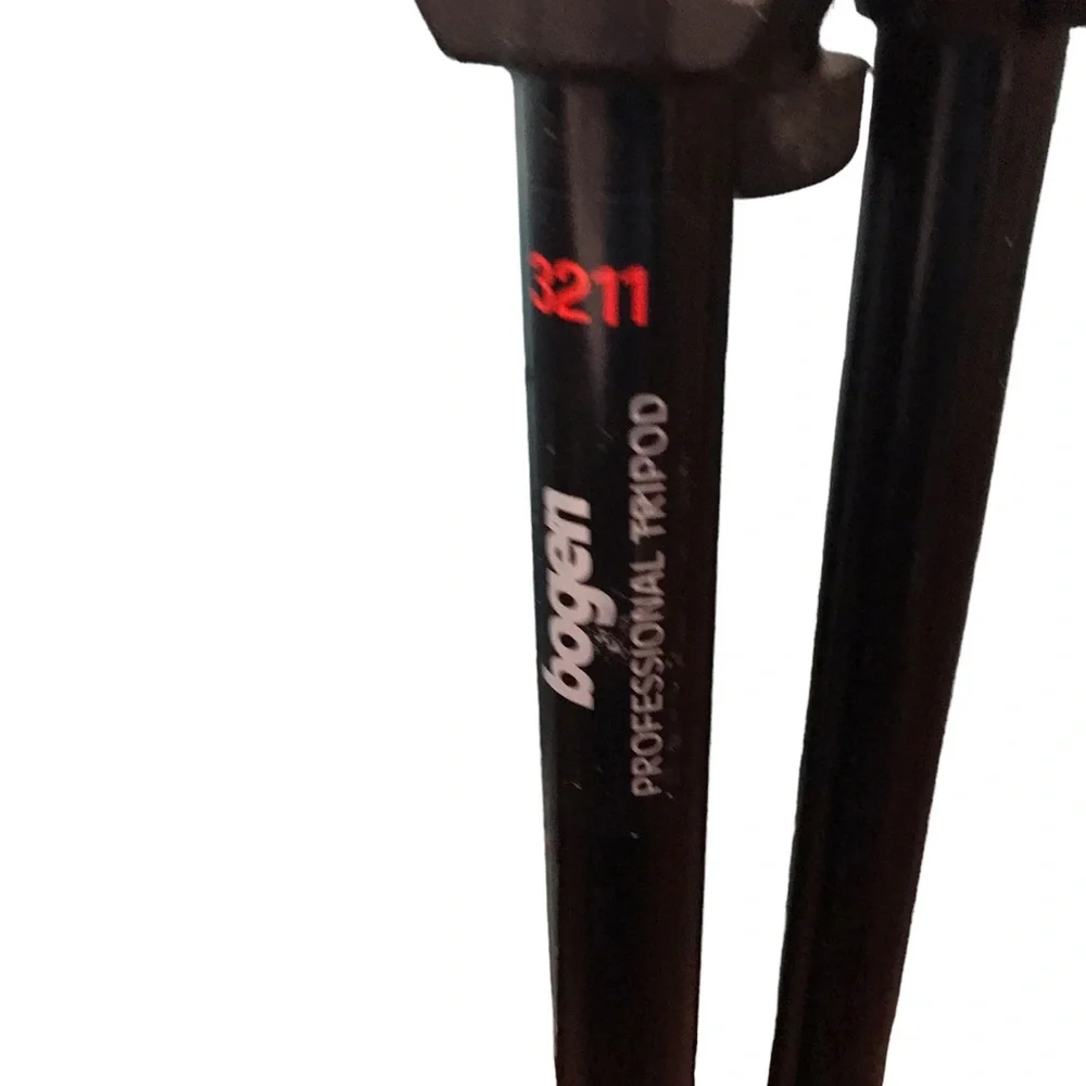 Bogen Manfrotto 3211 Professional Camera Tripod 24-67” anodized legs /3029 Head